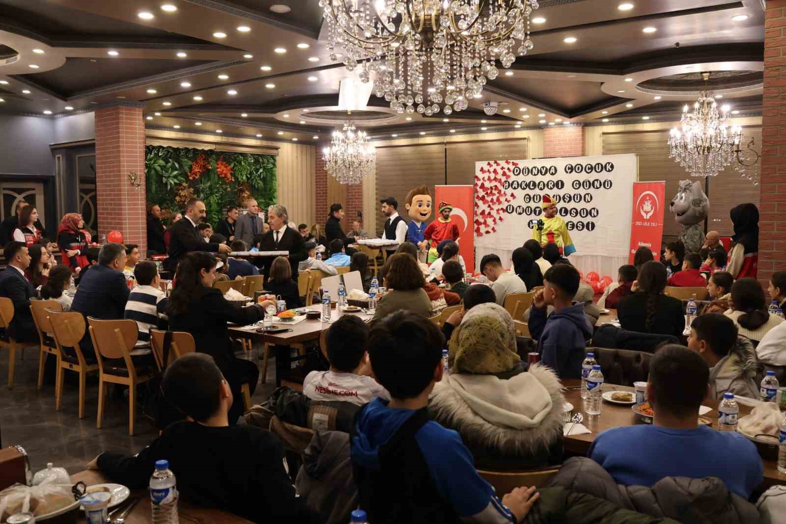 G&uuml;l&uuml;ş&uuml;n umut olsun
