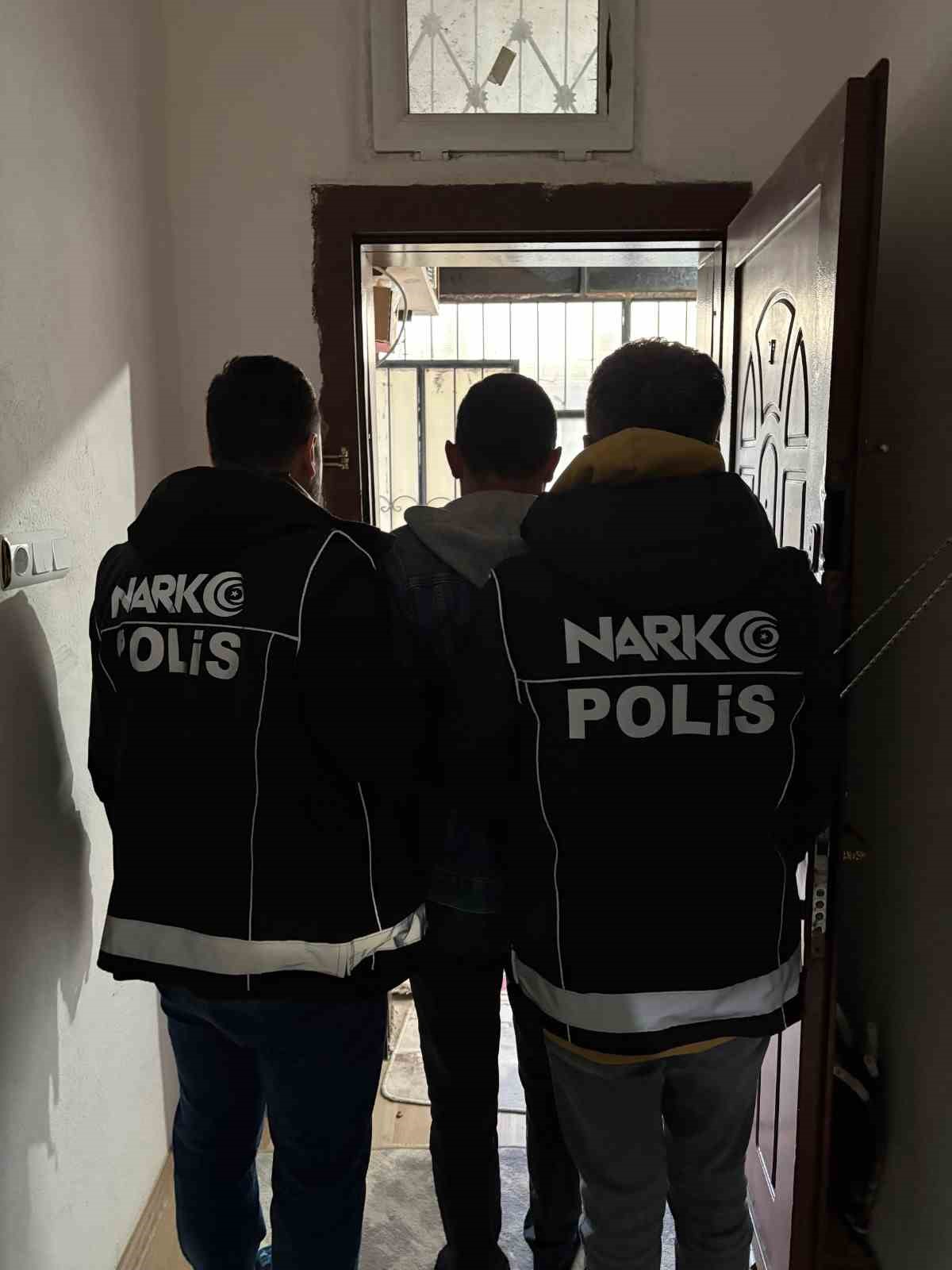 Hava destekli narkotik operasyonu: 25 kişi tutuklandı