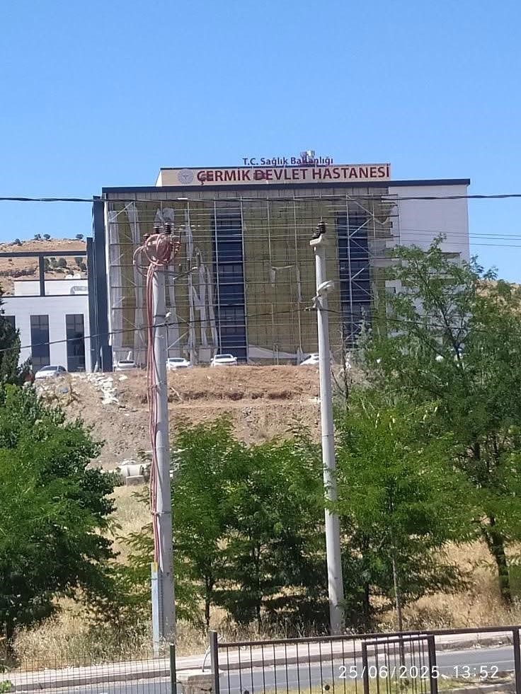 Mermer ocağında kaya altında kalan şahıs yaralandı
