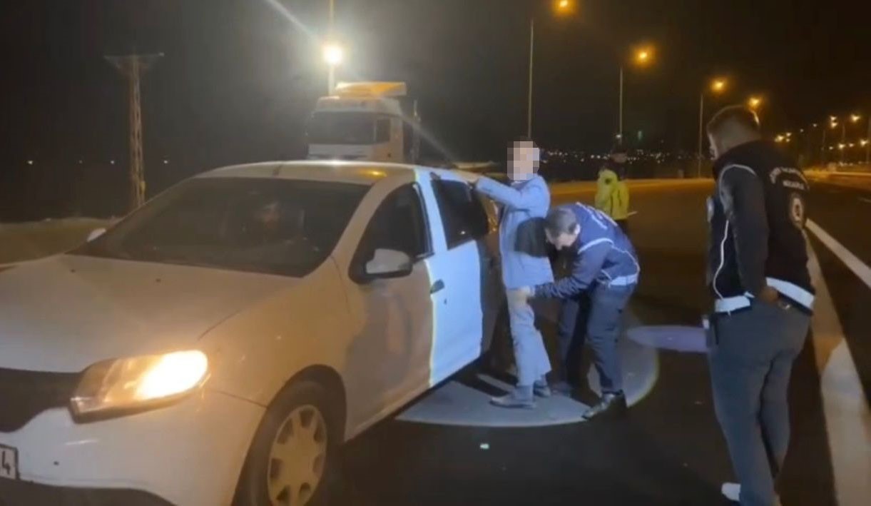 Osmaniye’de 9 düzensiz göçmen ve 3 organizatör yakalandı