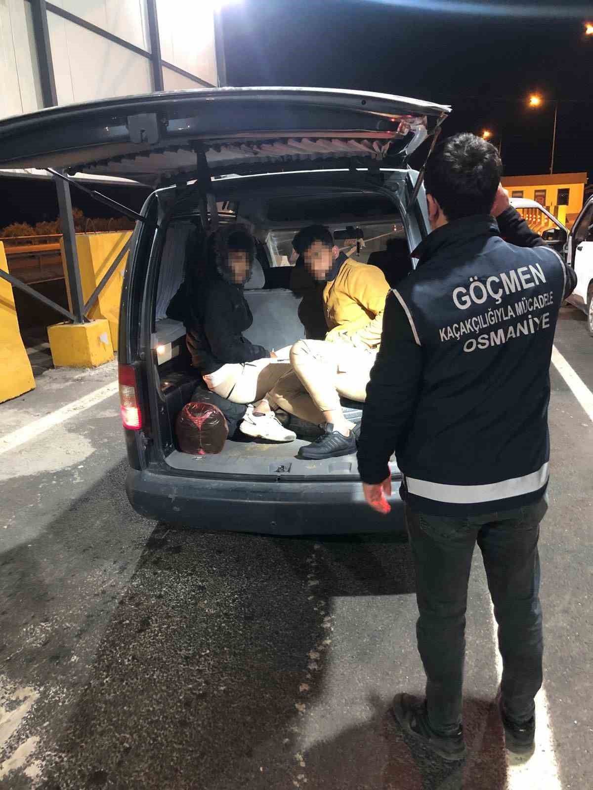 Osmaniye’de 9 düzensiz göçmen ve 3 organizatör yakalandı
