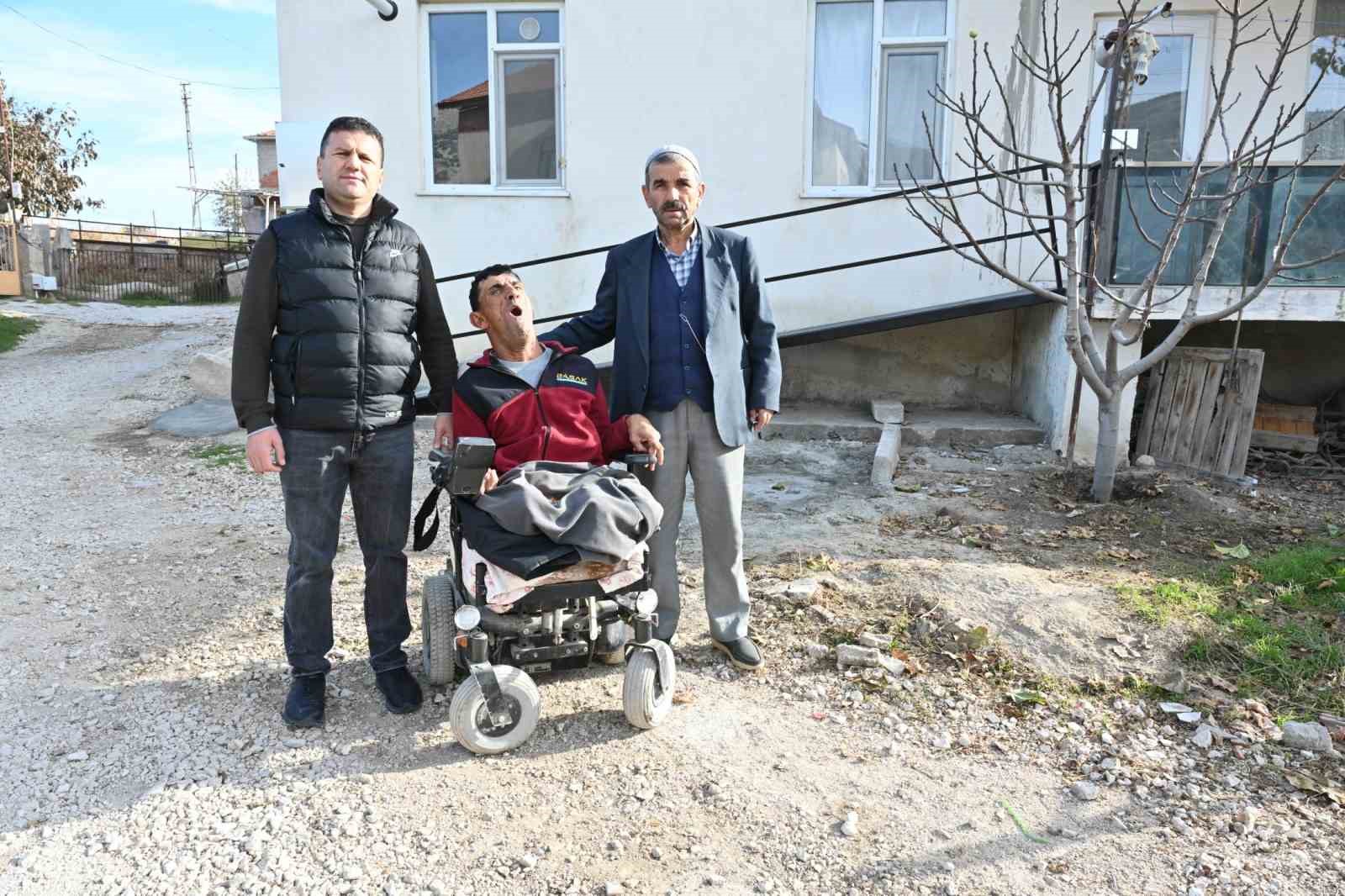 Isparta Belediyesi’nden 49 yıllık zorluğu sona erdiren engelli rampası