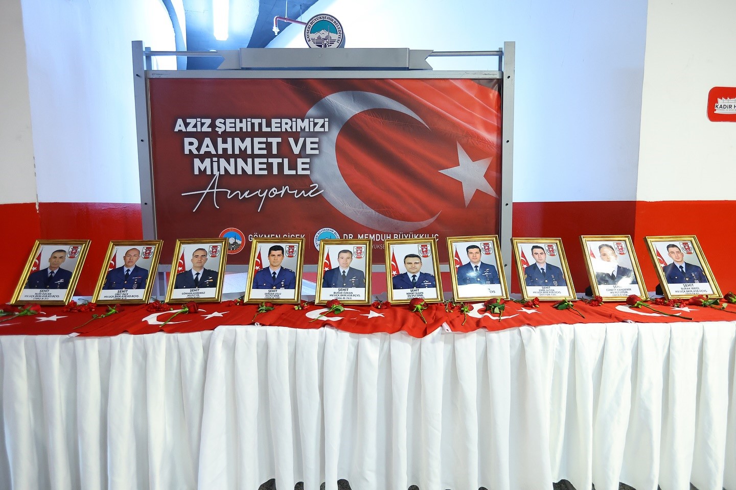 U&ccedil;ak kazasında şehit olan askerler anıldı
