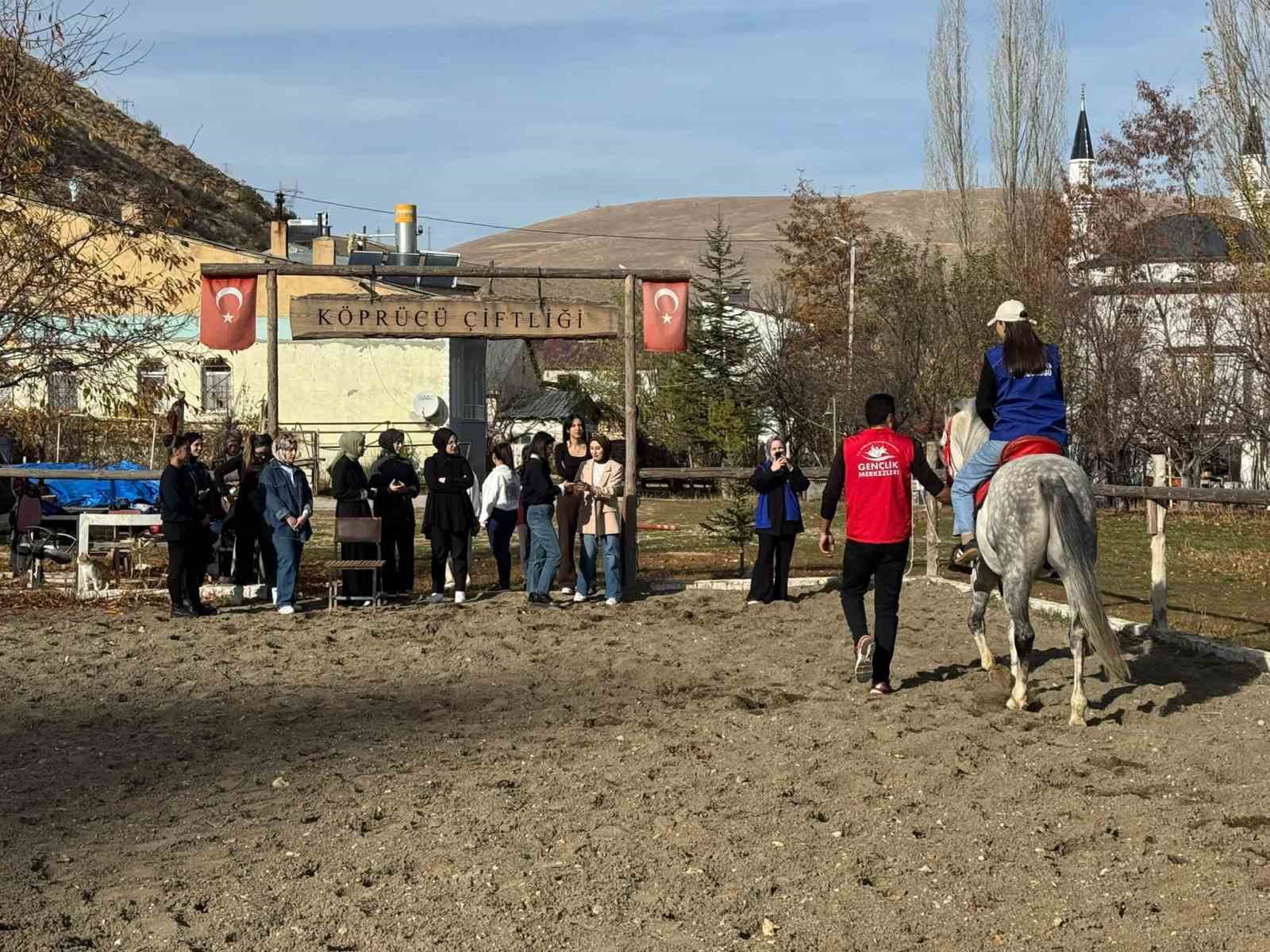 Bayburt&rsquo;ta bağımlılıkla m&uuml;cadele kapsamında doğa etkinlikleri d&uuml;zenlendi

