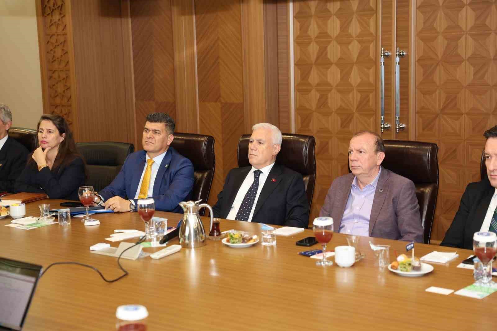 Bursa Büyükşehir Belediye Başkanı Bozbey: "Su tüketen sanayi tartışılmalı"