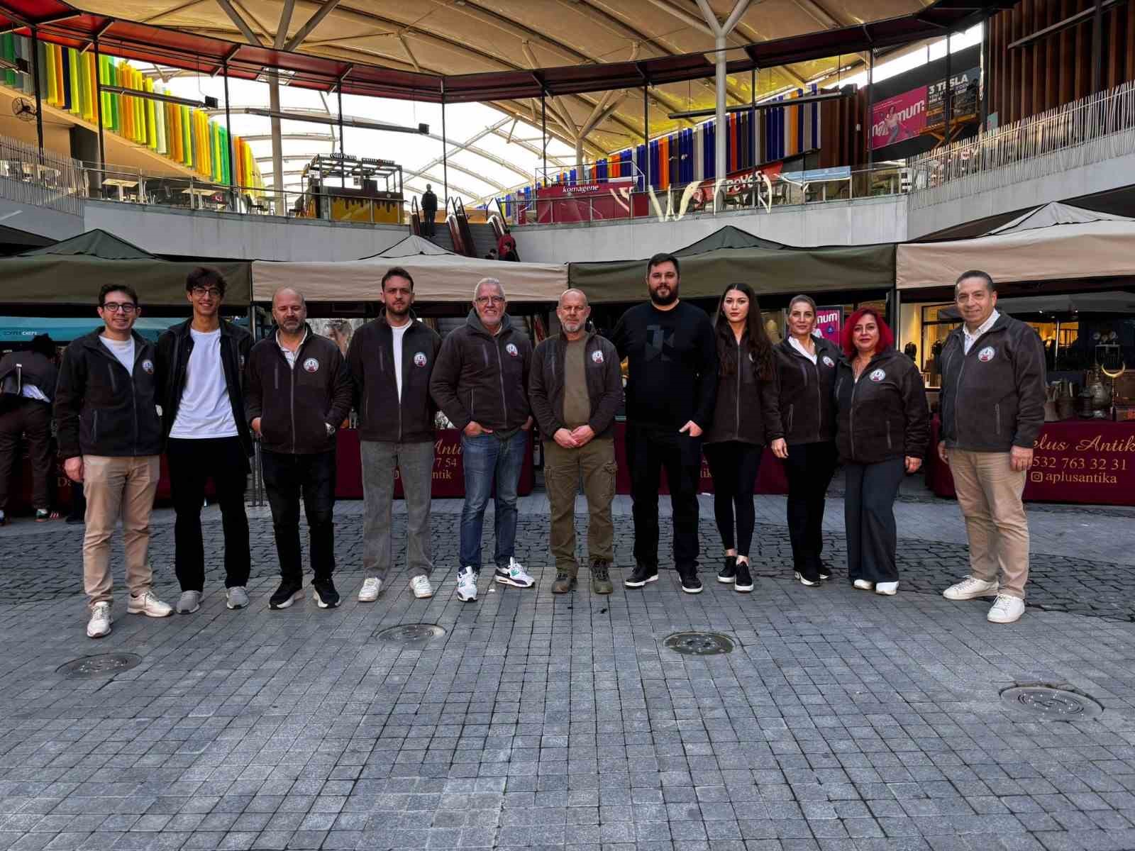 Antikacılardan tepki: "Festivalin iptaliyle dolandırıcı durumuna d&uuml;ş&uuml;r&uuml;ld&uuml;k"
