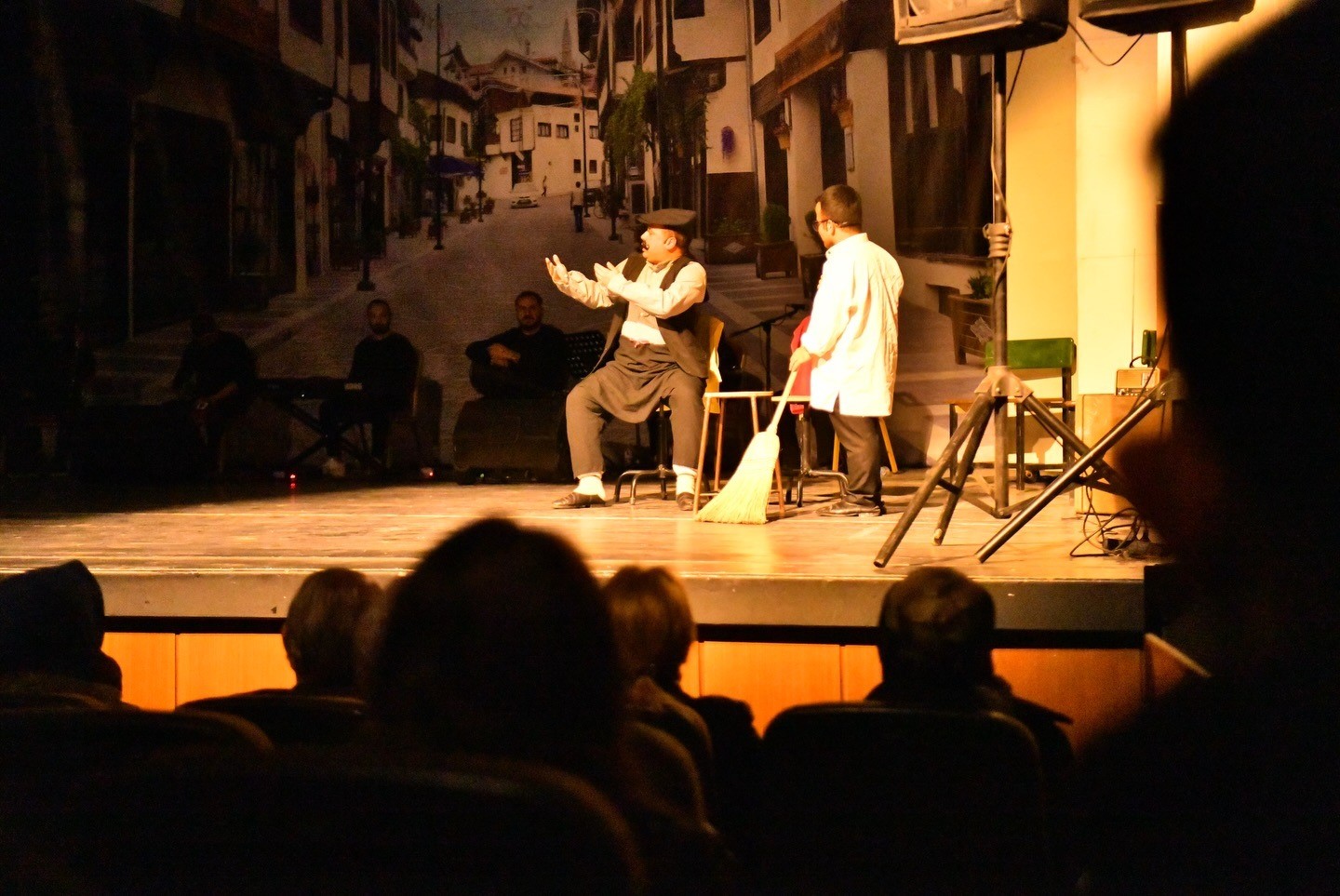 "Havlucu Memed Anlatıyor" tiyatro g&ouml;sterisi yoğun ilgi g&ouml;rd&uuml;
