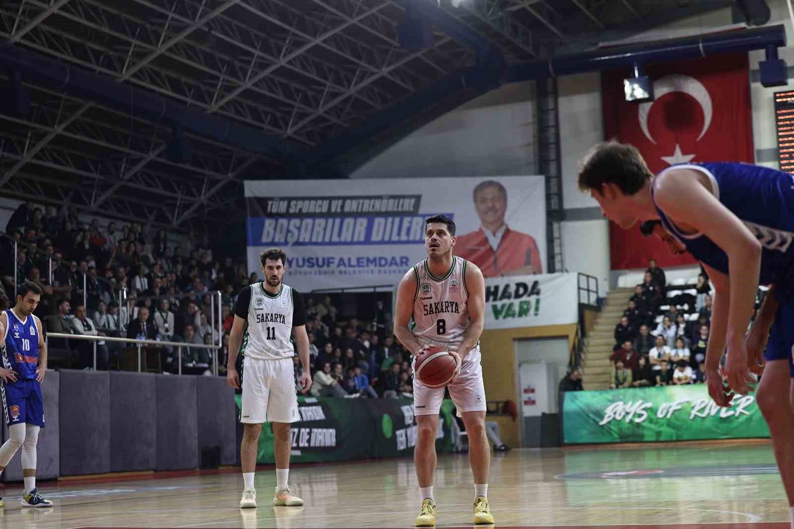 Sakarya Büyükşehir basket takımı namağlup unvanını korumak için parkeye çıkacak
