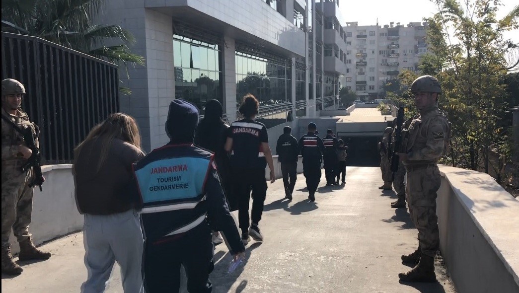 Mersin merkezli 9 ilde yasa dışı bahis operasyonu: 4’ü hakem 40 şüpheli adliyeye sevk edildi