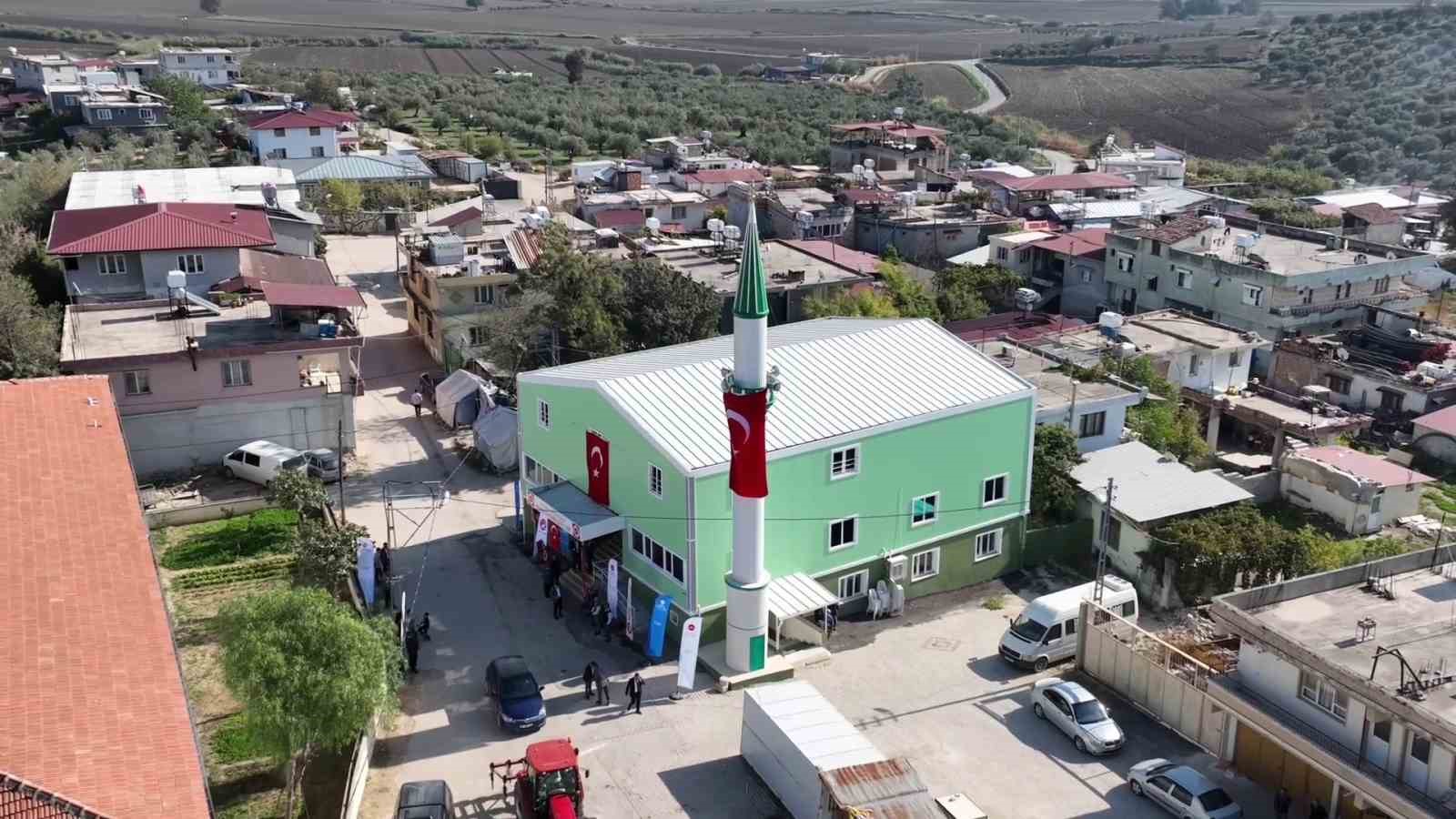 Depremin yıktığı kentte inşası tamamlanan 108&rsquo;inci cami ibadete a&ccedil;ıldı

