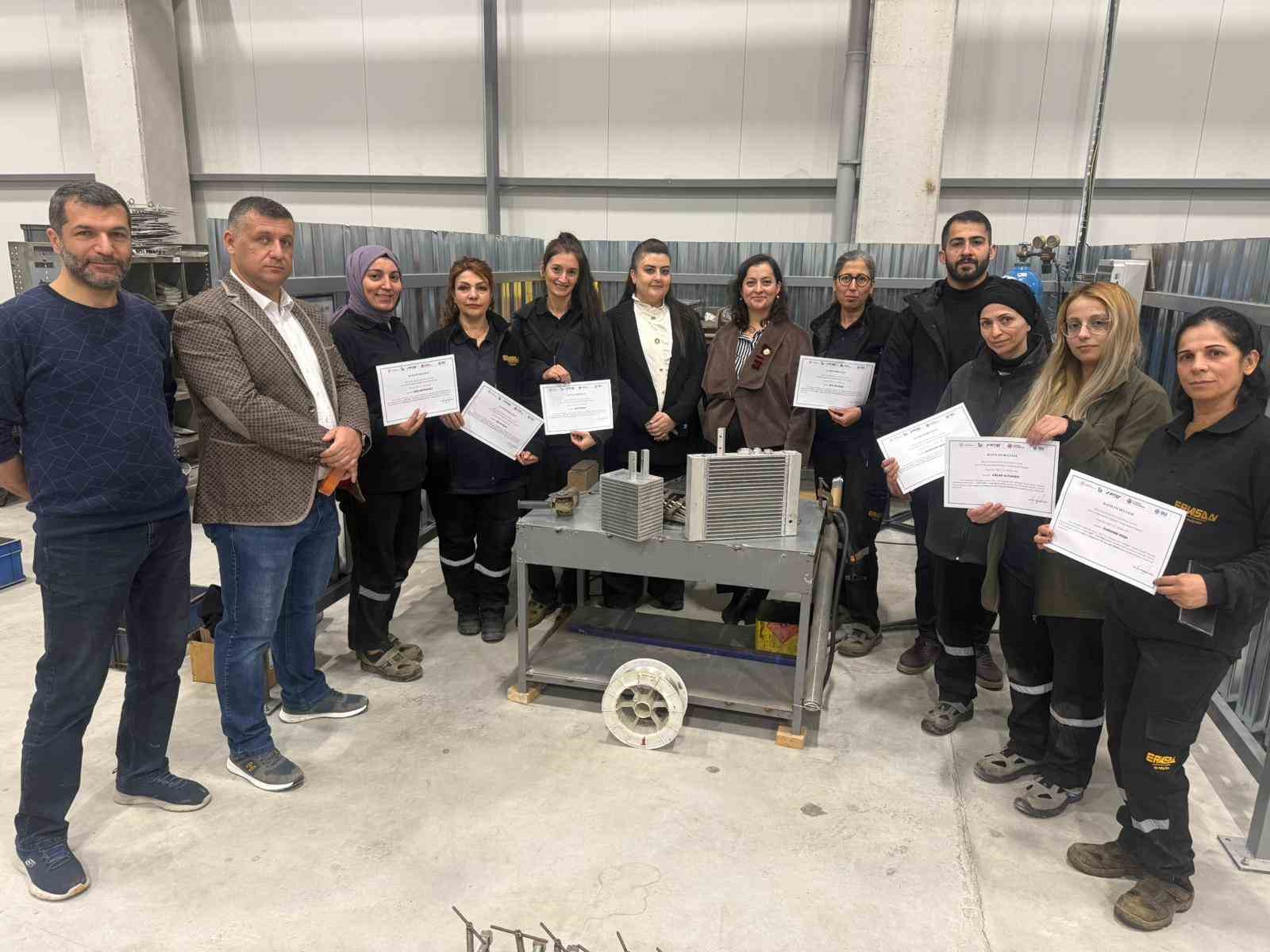 Sanayide kadın gücü: Çorum’da 15 kadın kaynakçı sertifikalarını aldı