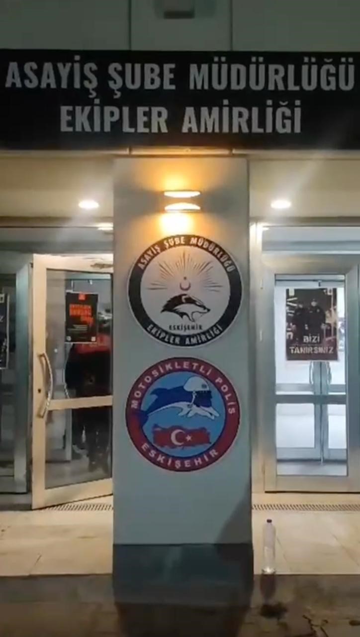 Polisten ka&ccedil;an kasten &ouml;ld&uuml;rmeye teşebb&uuml;s su&ccedil;undan aranan şahıs yakaladı
