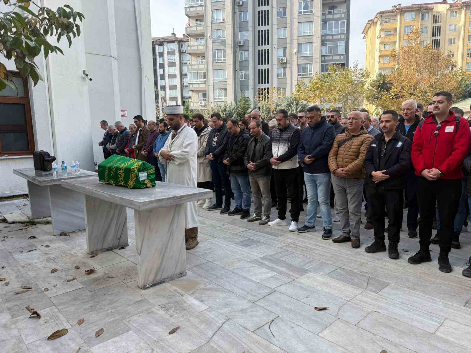 Makas atan alkollü sürücünün ölümüne neden olduğu bebek son yolculuğuna uğurlandı
