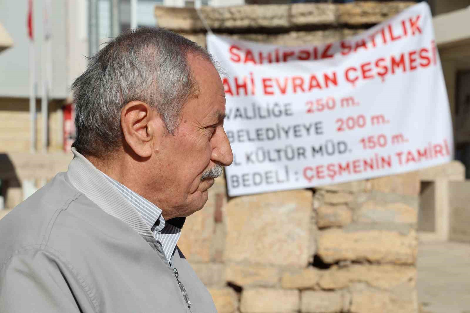 Tarihi çeşme için vatandaştan tek kişilik eylem