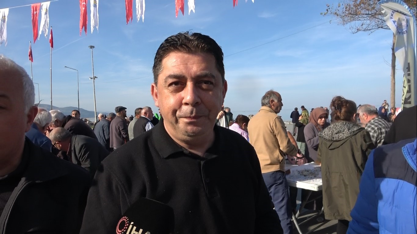 Samsun Yakakent’te Hamsi Festivali’ne yoğun ilgi: 2 saatte 3 ton hamsi tükendi

