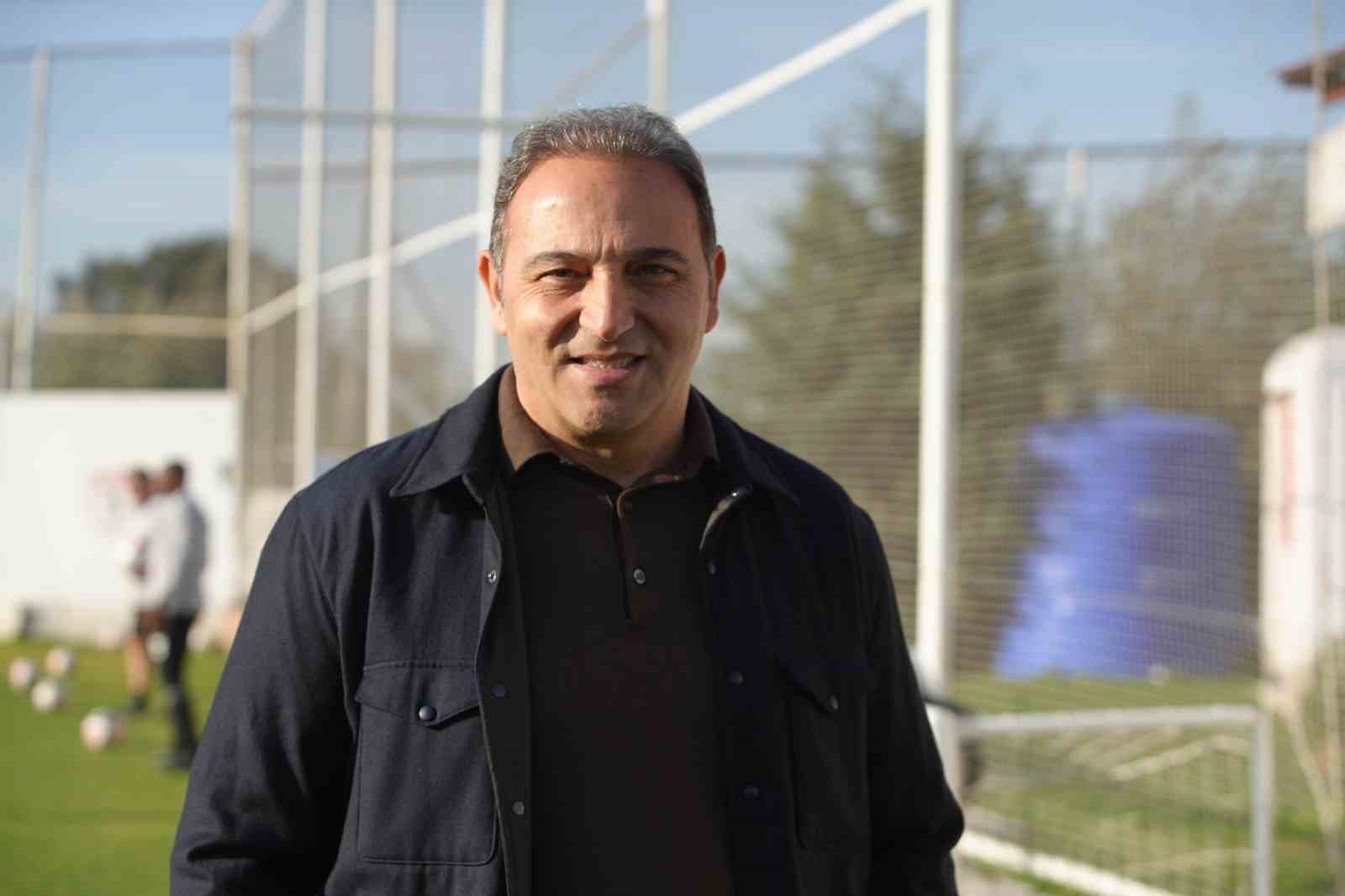 Samsunspor Futbol Direktörü Çapa: "Beşiktaş ile aramızdaki puan farkını açmak istiyoruz"