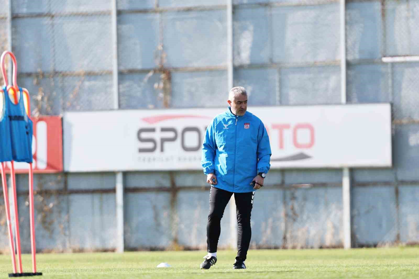 Sivasspor, duran top &ccedil;alıştı
