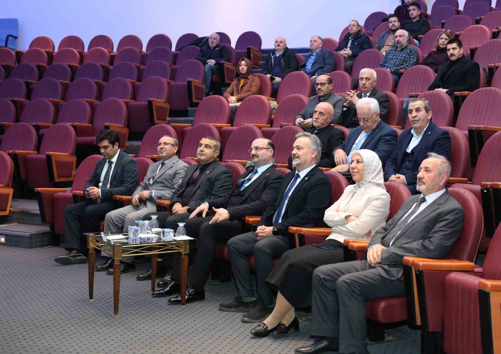 Atat&uuml;rk &Uuml;niversitesinde "Program akran değerlendirme &ccedil;alıştayı" d&uuml;zenlendi
