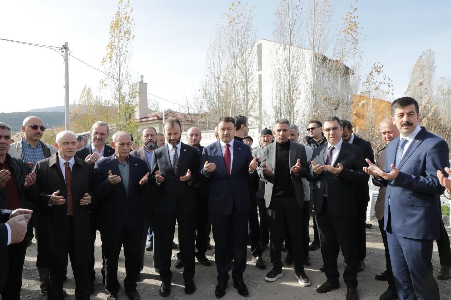K&uuml;tahya&rsquo;da yapımı tamamlanan Sefa Merve Camii ibadete a&ccedil;ıldı

