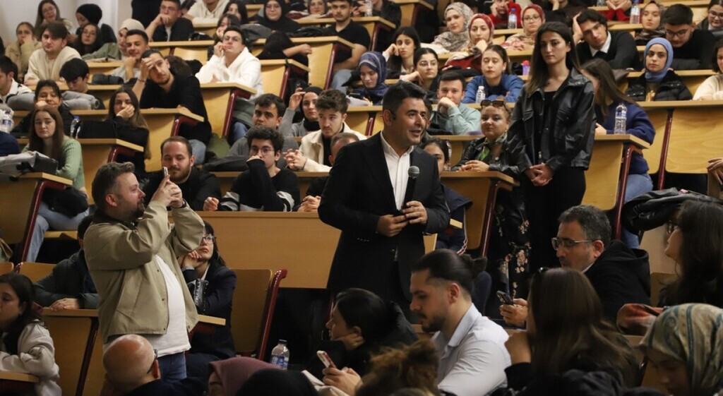 Bakan Yardımcısı Boyraz, öğrencilere "Türkiye Yüzyılı’nda Ulaştırma Vizyonu"nu anlattı