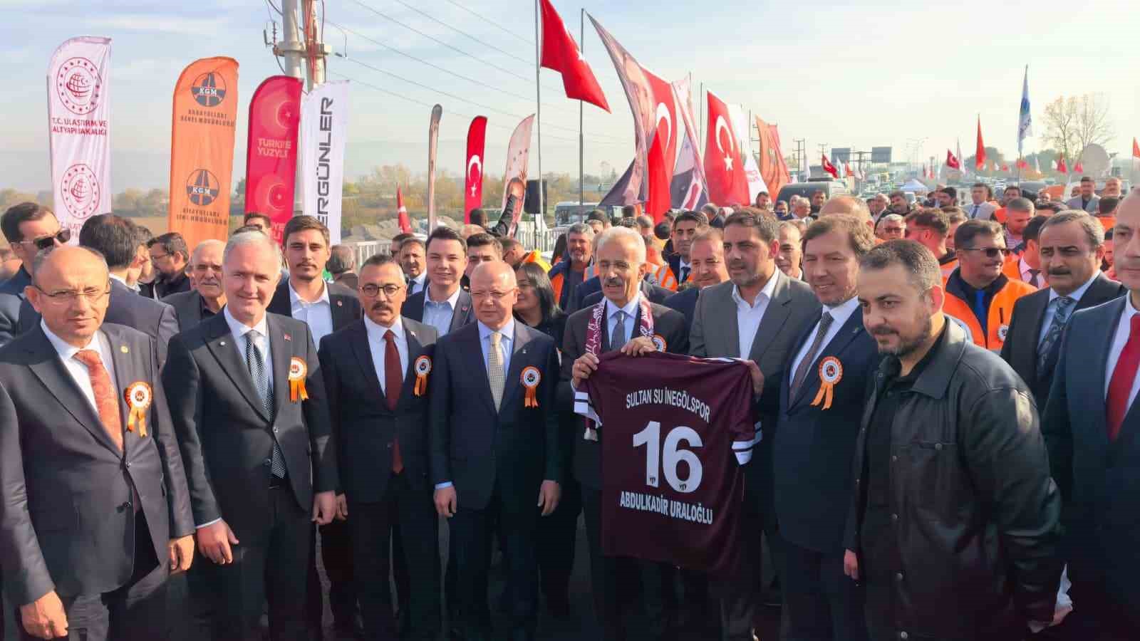 Bakan Uraloğlu: "Önümüzdeki yıl Bursa’mıza yüksek hızlı trenle seyahat edeceğiz"