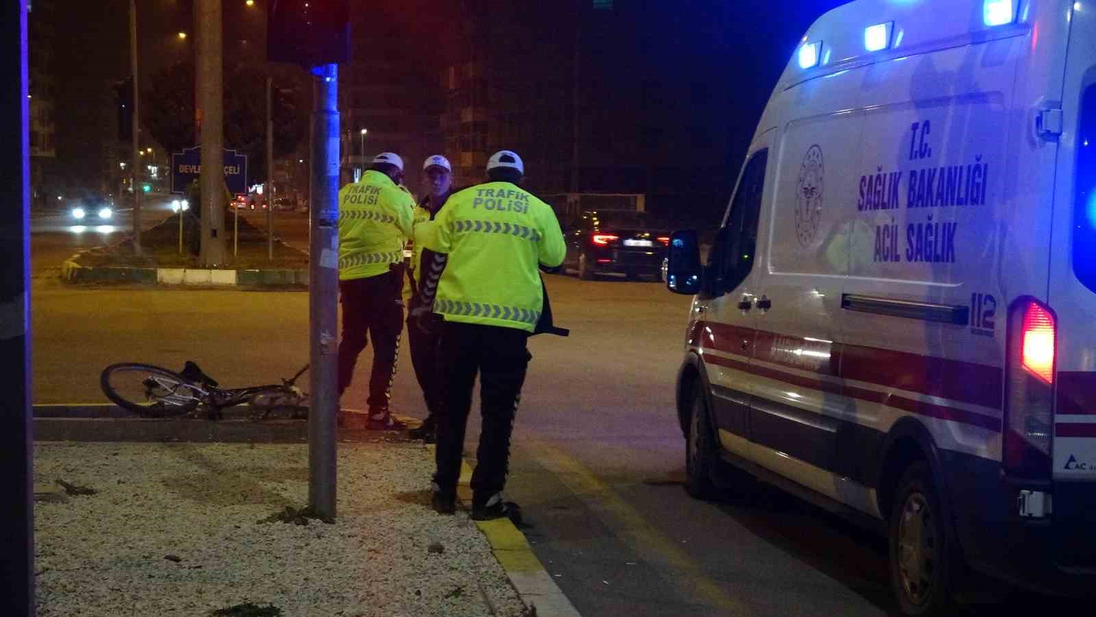 Kilis’te otomobille çarpışan bisikletli ağır yaralandı