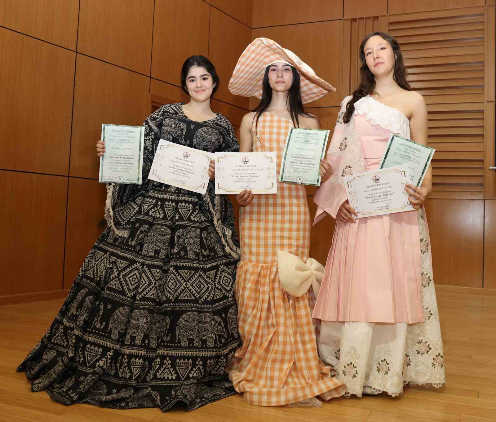 BabaFest 2025&rsquo;e damga vuran DOSTEK &ouml;ğrencilerine sertifikaları takdim edildi
