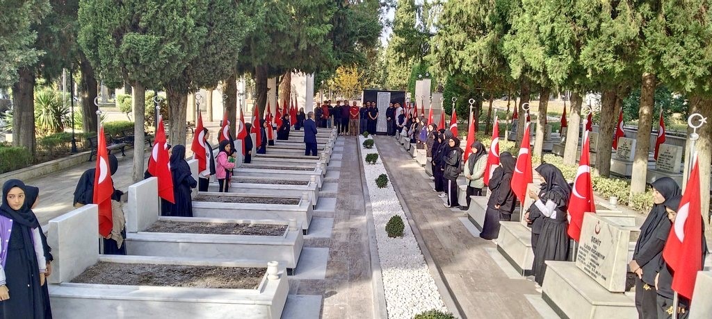 Denizli’de şehit öğretmenler dualarla anıldı