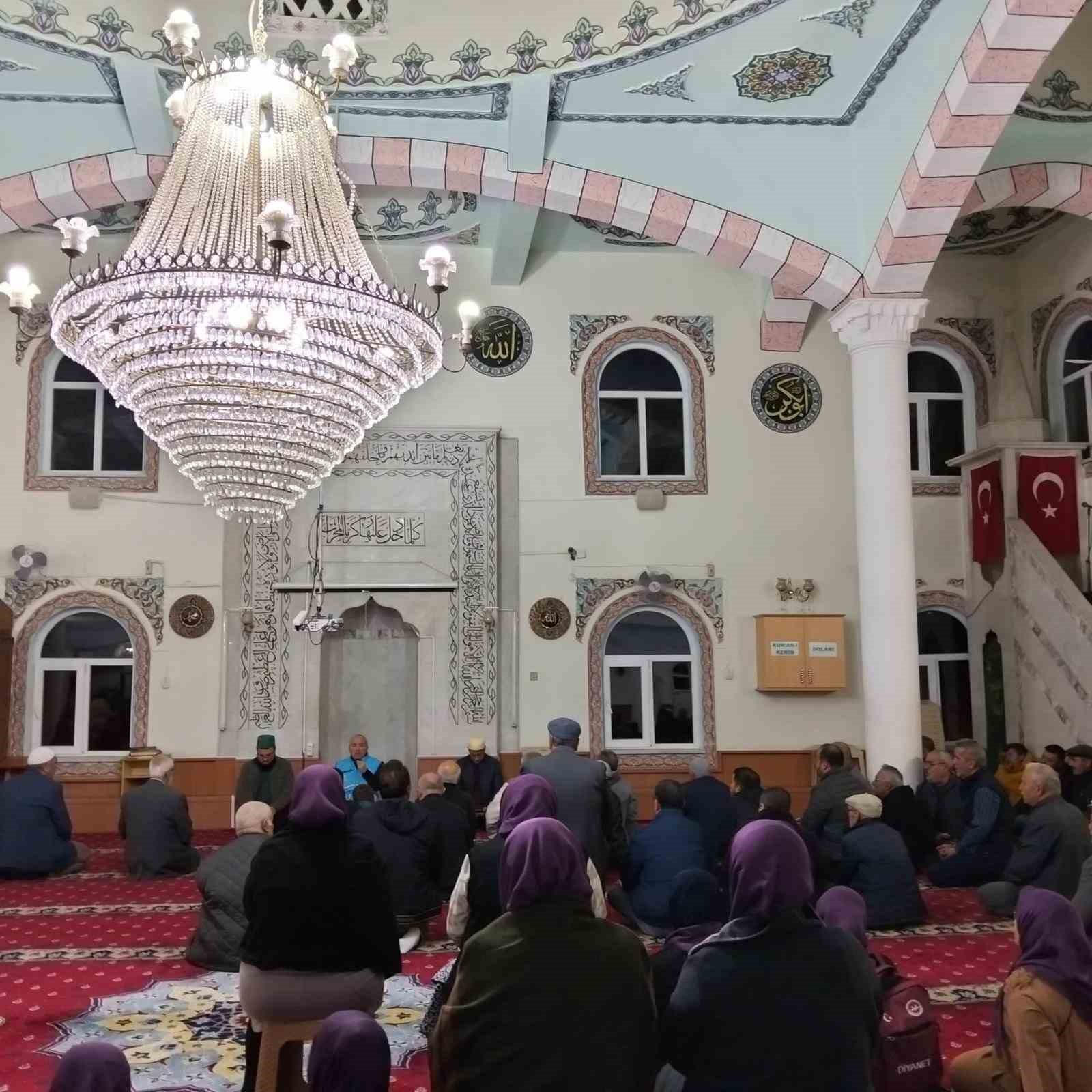 Yatağan&rsquo;da umreciler dualarla uğurlandı
