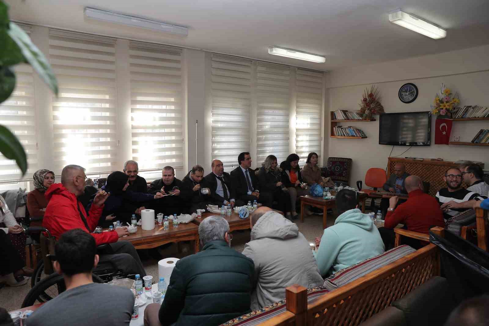 Engelli bireyleri kamuya kazandırmayı hedefleyen EKPSS kursu yeniden a&ccedil;ıldı
