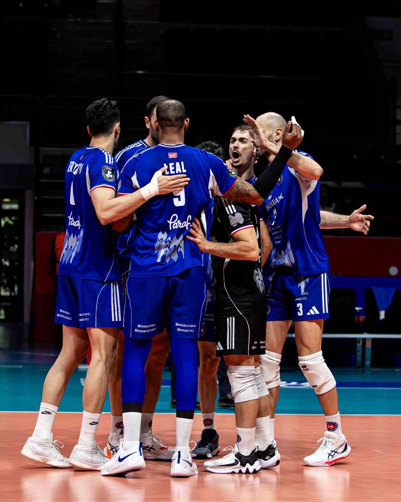 Efeler Ligi: Halkbank: 2 - Gaziantep Gençlik Spor: 3