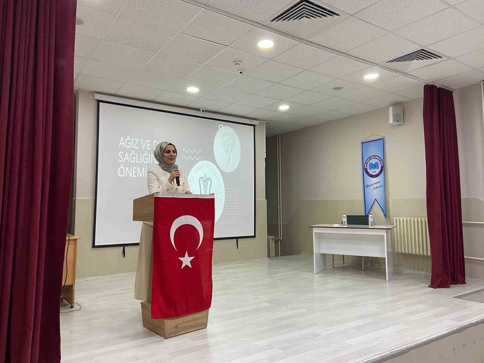 Niğde’de Ağız ve Diş Sağlığı Haftası’nda öğrencilere tarama yapıldı