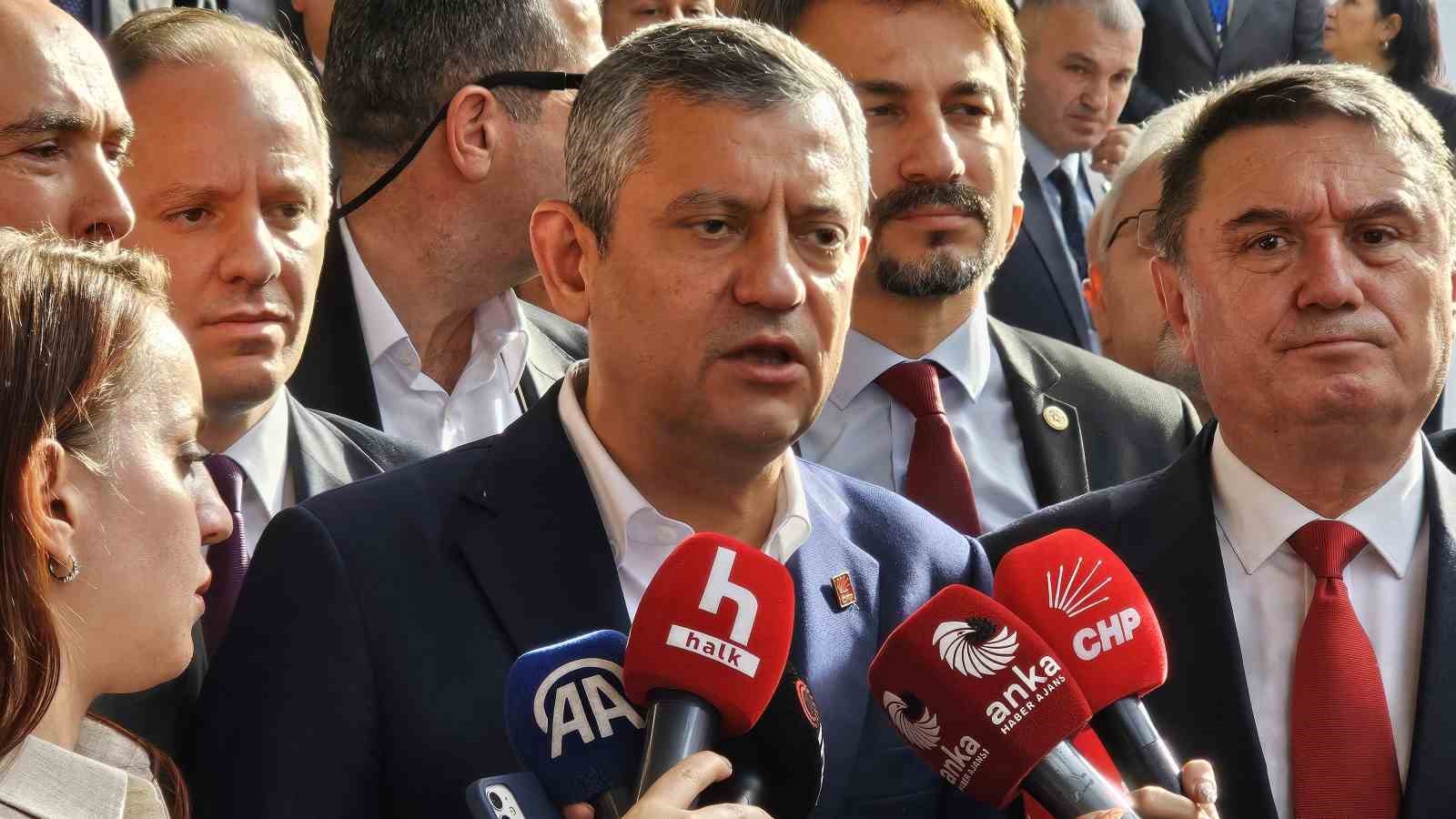 CHP Genel Başkanı Özel: "Buradan bir sonuç alamayacakları belli, Mansur Yavaş’ı da tartıştırmak üzerine yaptıkları bir hamle"