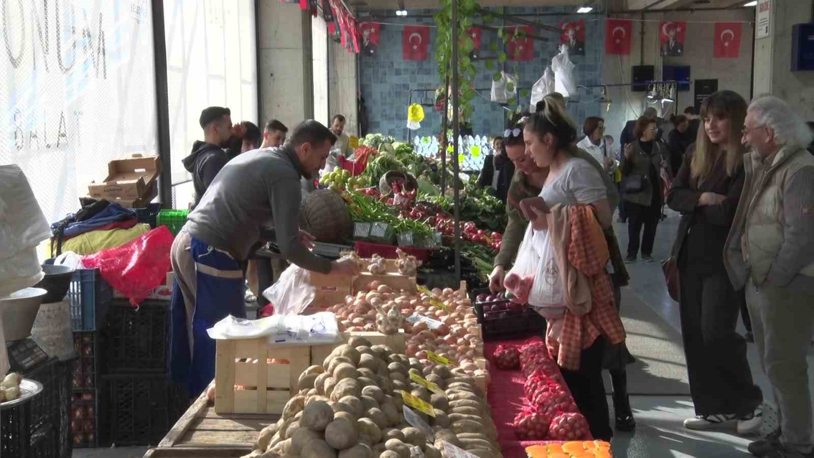 Balat Mahallesi modern pazar alanına kavuştu
