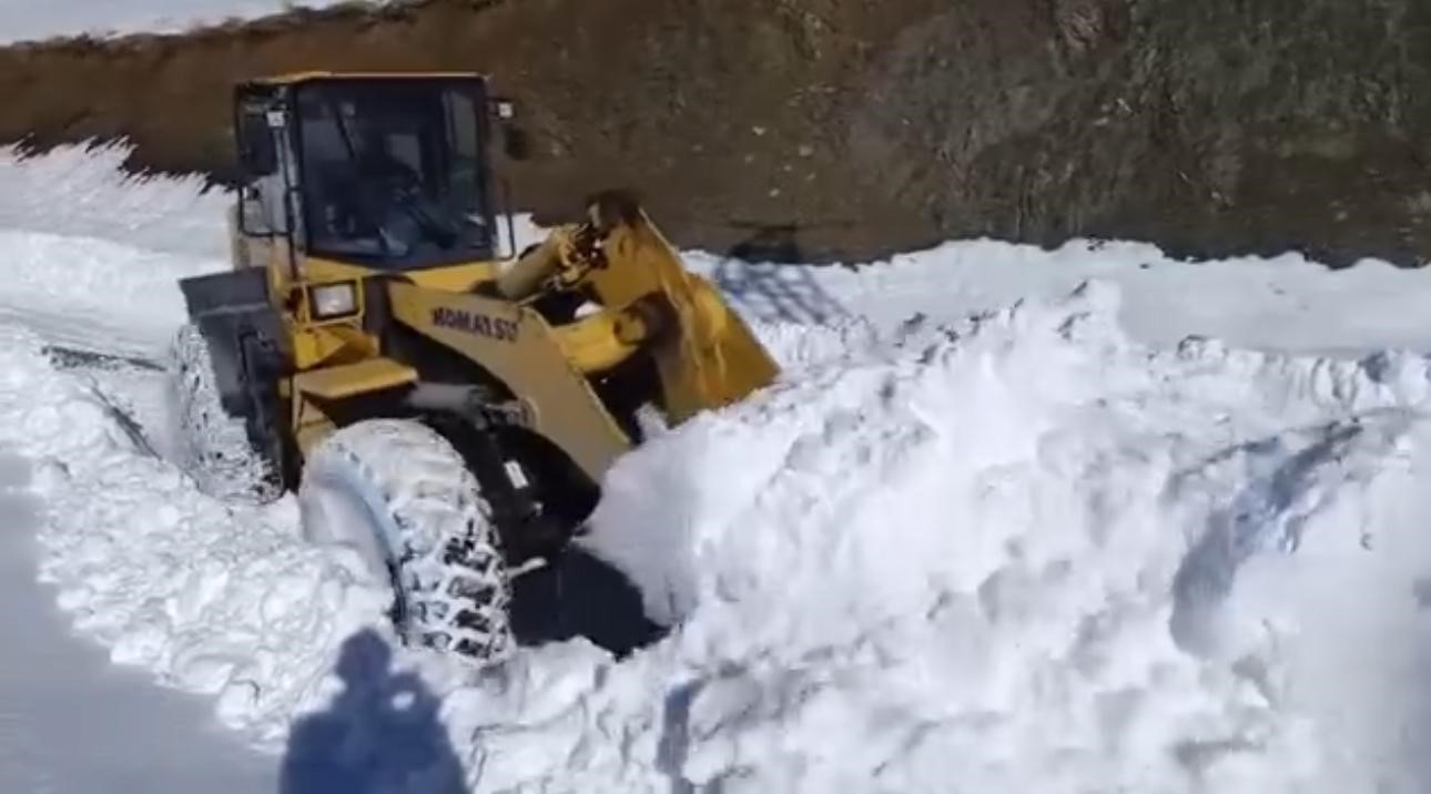 Şırnak’ta karla mücadele çalışmaları devam ediyor