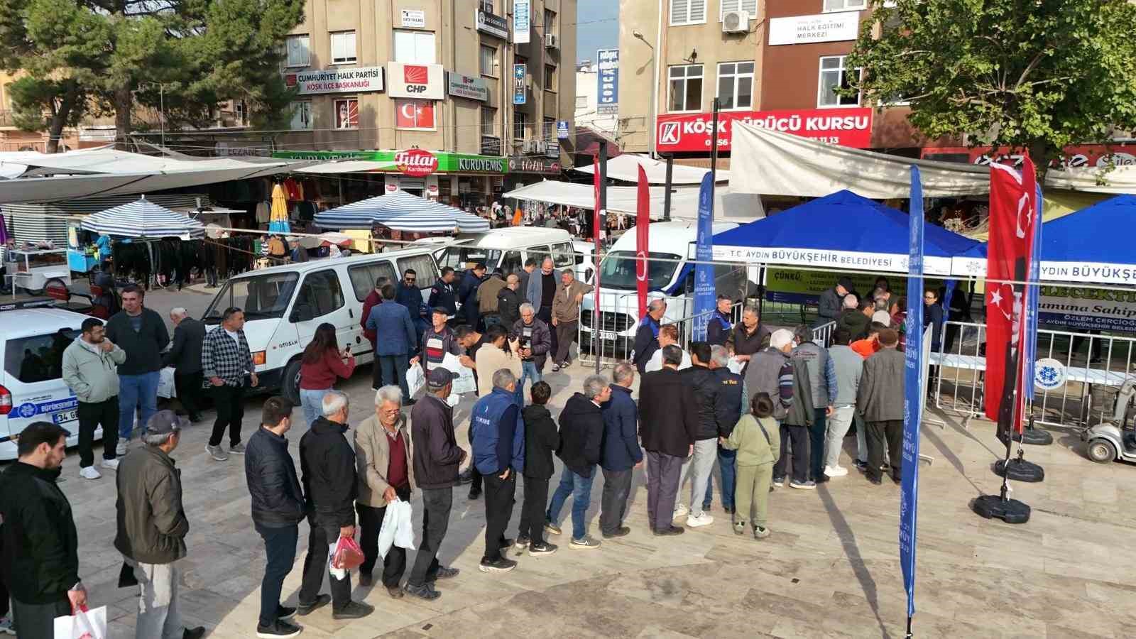 Ata tohumu fideleri Köşk’te vatandaşlara dağıtıldı