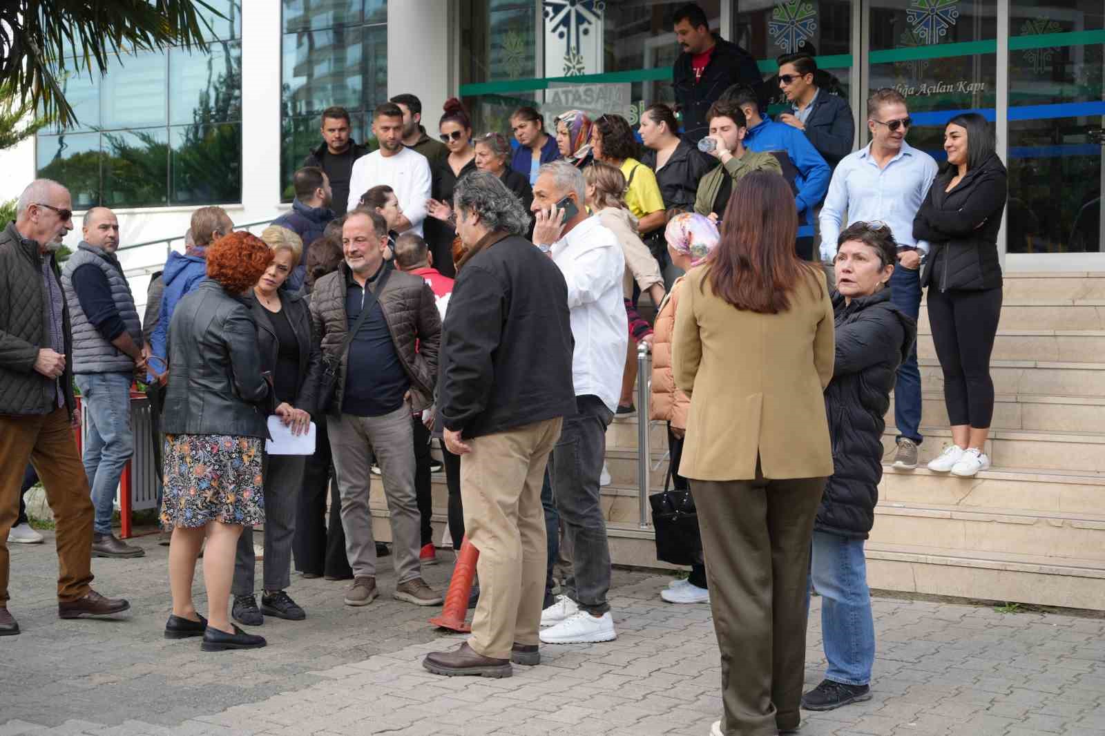 Atasam Hastanesi’nde maaş krizi sürüyor: Çalışanlar 4 aydır maaş bekliyor
