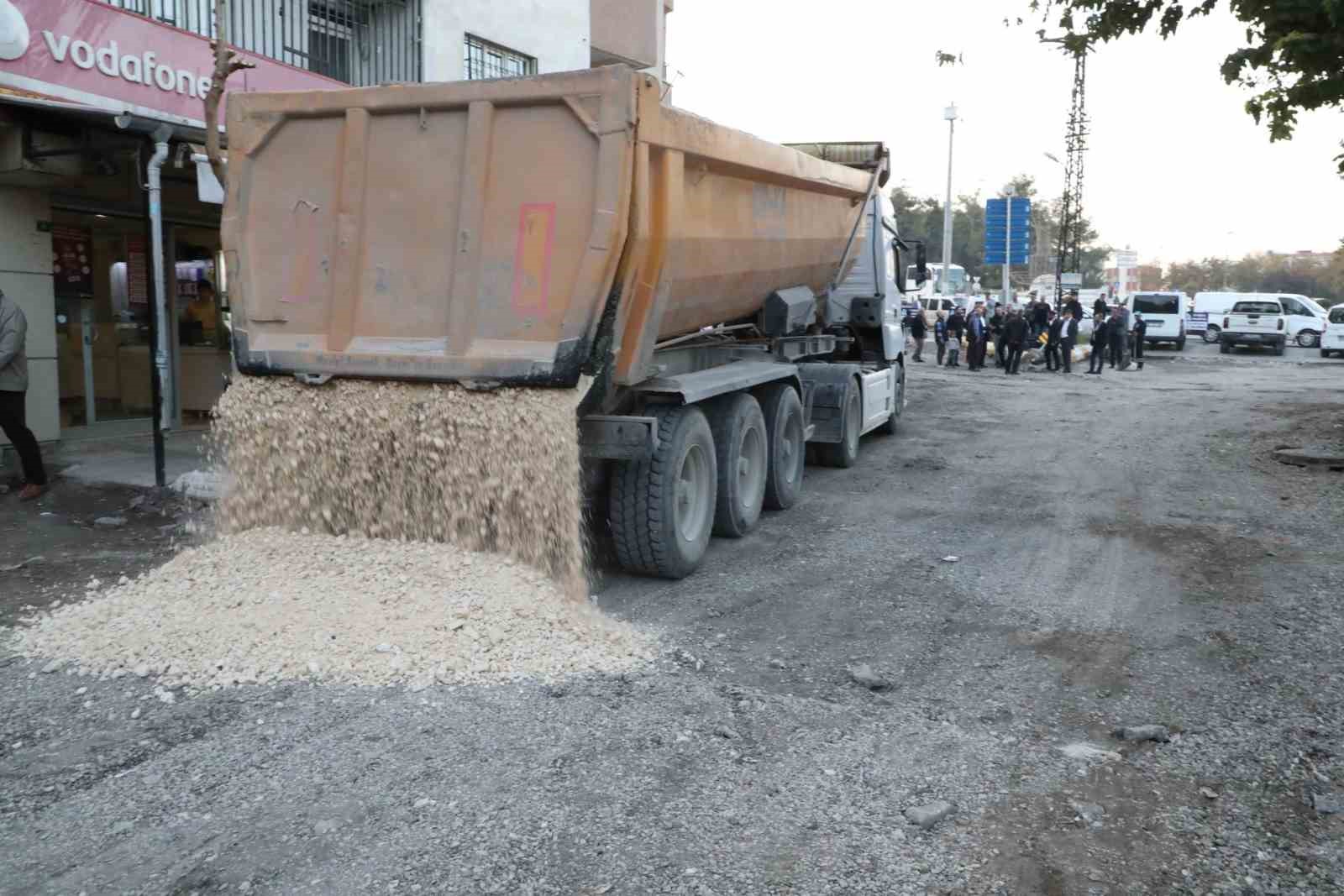 Eyy&uuml;biye&rsquo;de asfalt &ccedil;alışmaları
