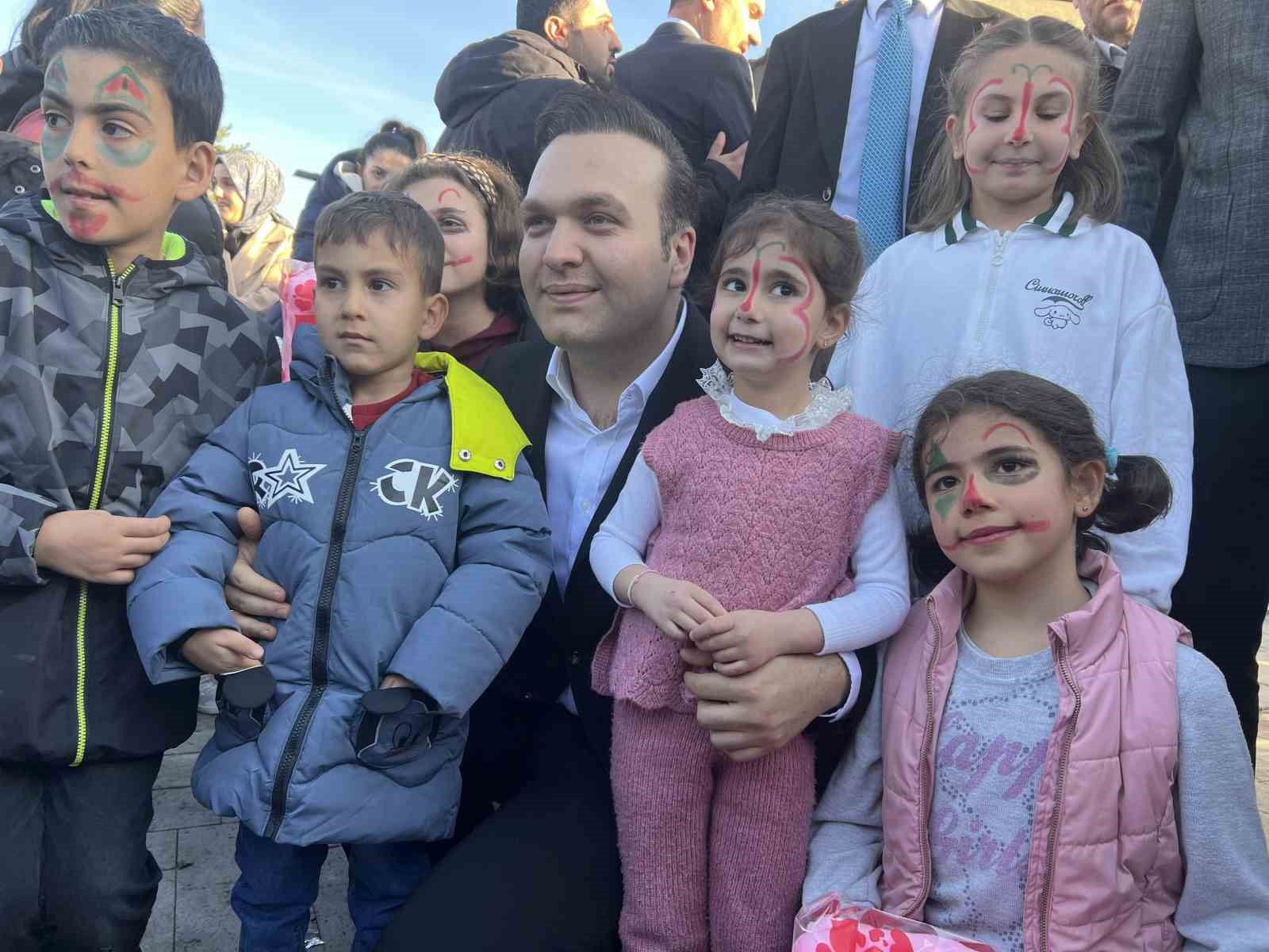 AK Parti Gen&ccedil;lik Kolları Genel Başkanı Yusuf İbiş: "&Ccedil;ocuklar i&ccedil;in daha adil bir d&uuml;nyayı hep birlikte inşa edeceğiz"
