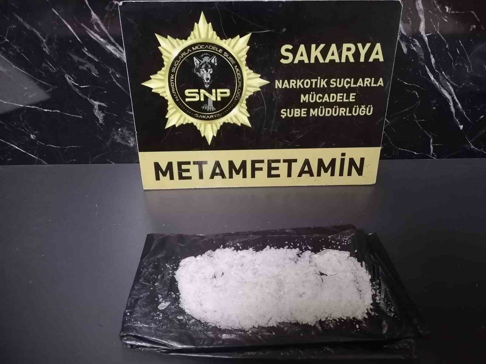 Sakarya’da 3 ilçede uyuşturucu operasyonu: 11 gözaltı