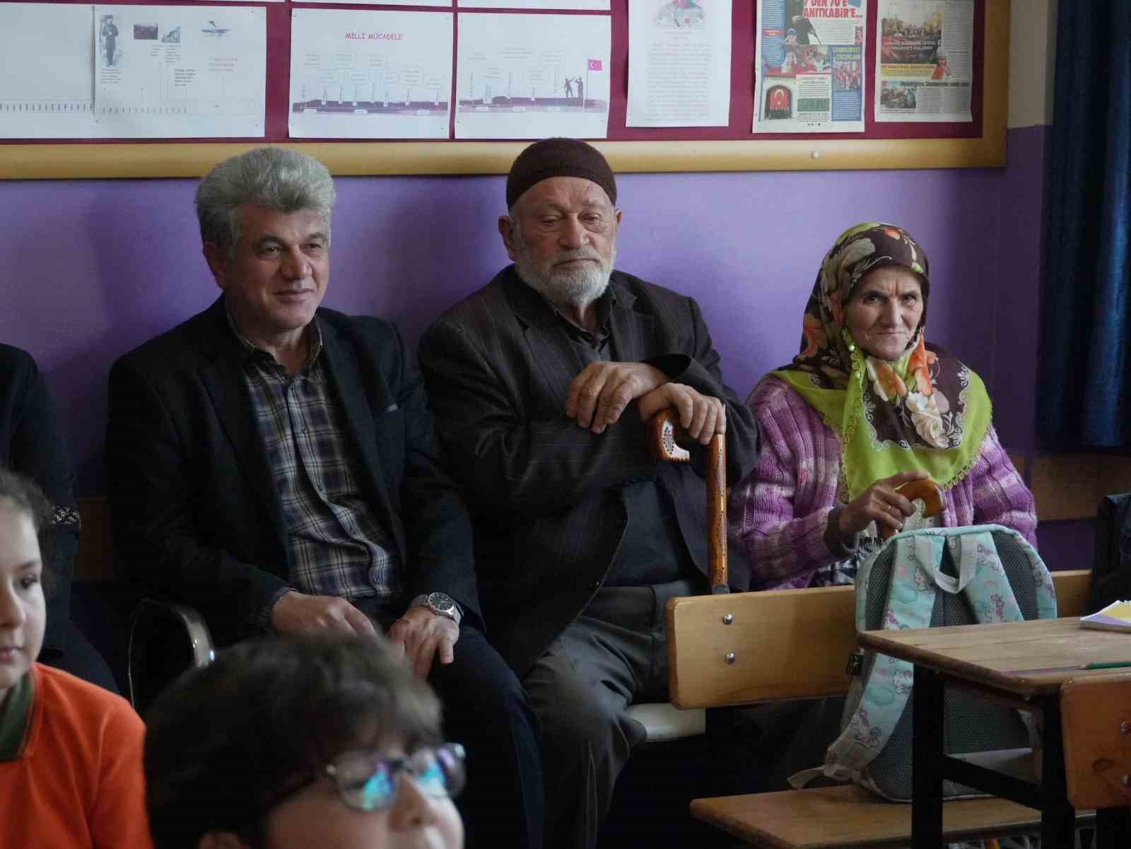 Öğretmenler Günü’nde Düzce Belediyesi’nden anlamlı kutlama