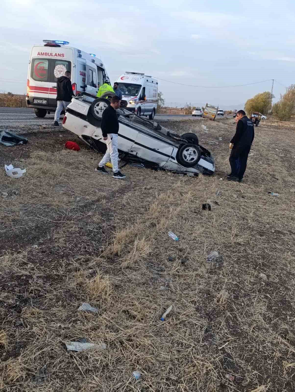 Konya’da otomobil araziye devrildi: 5 yaralı