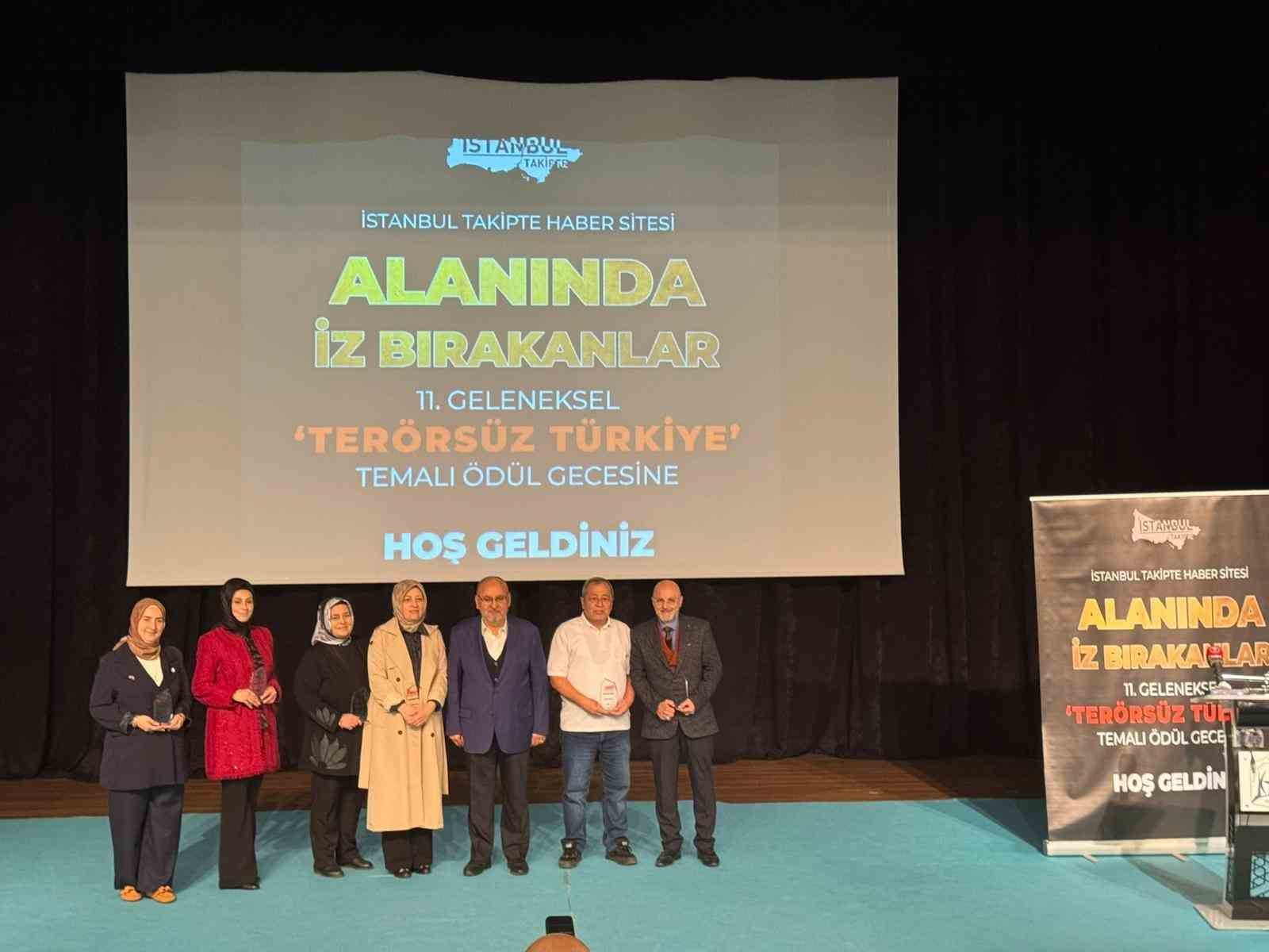 Gençliğe yatırım ödülle taçlandı: Arnavutköy Belediyesi’ne ’Alanında İz Bırakan’ ödülü