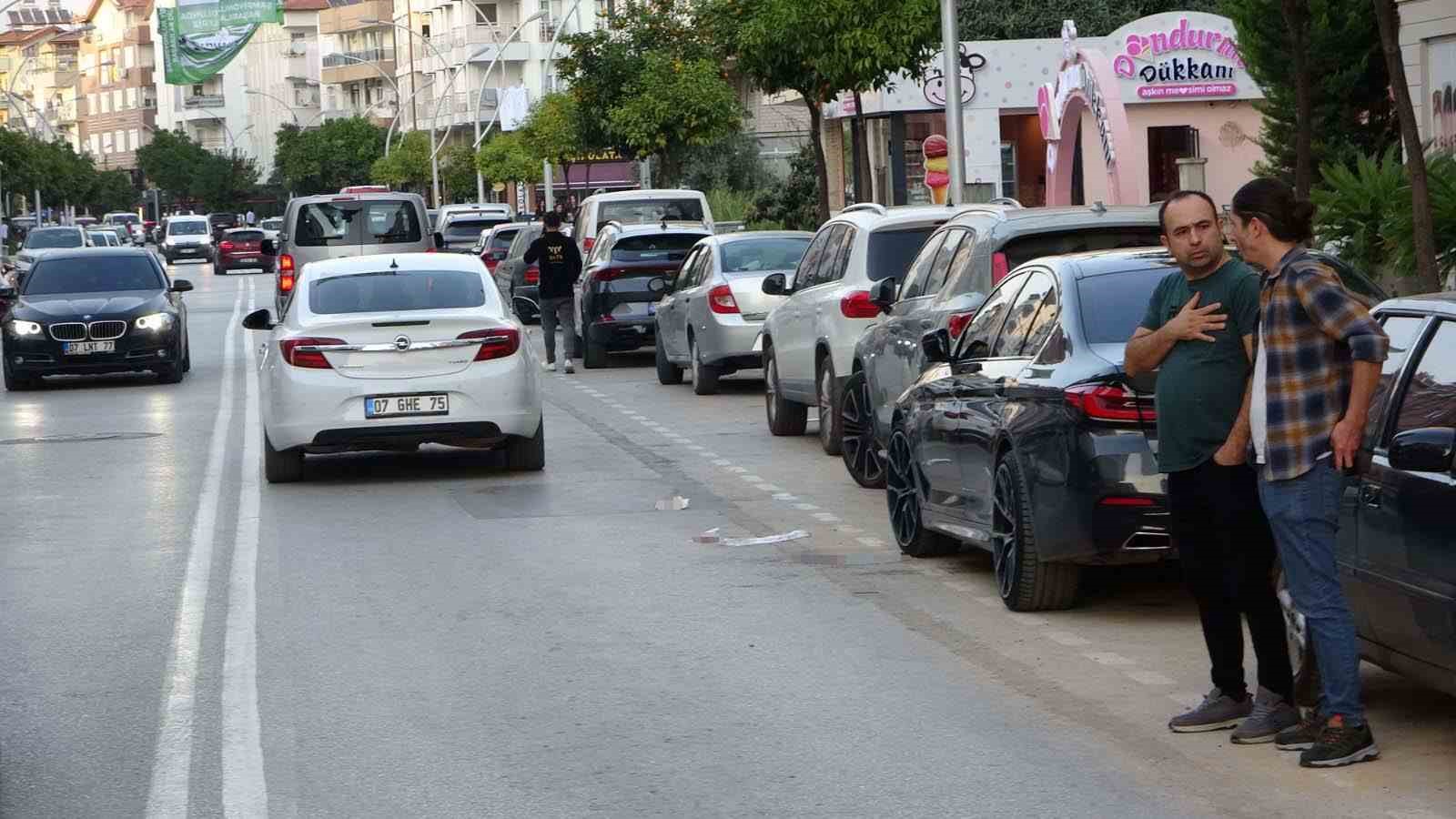 Otomobilin &ccedil;arptığı yaya ağır yaralandı
