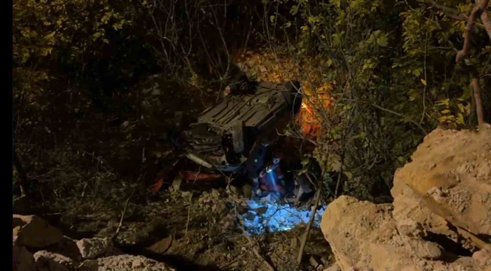 Menteşe&rsquo;de ara&ccedil; dereye u&ccedil;tu: 1 yaralı
