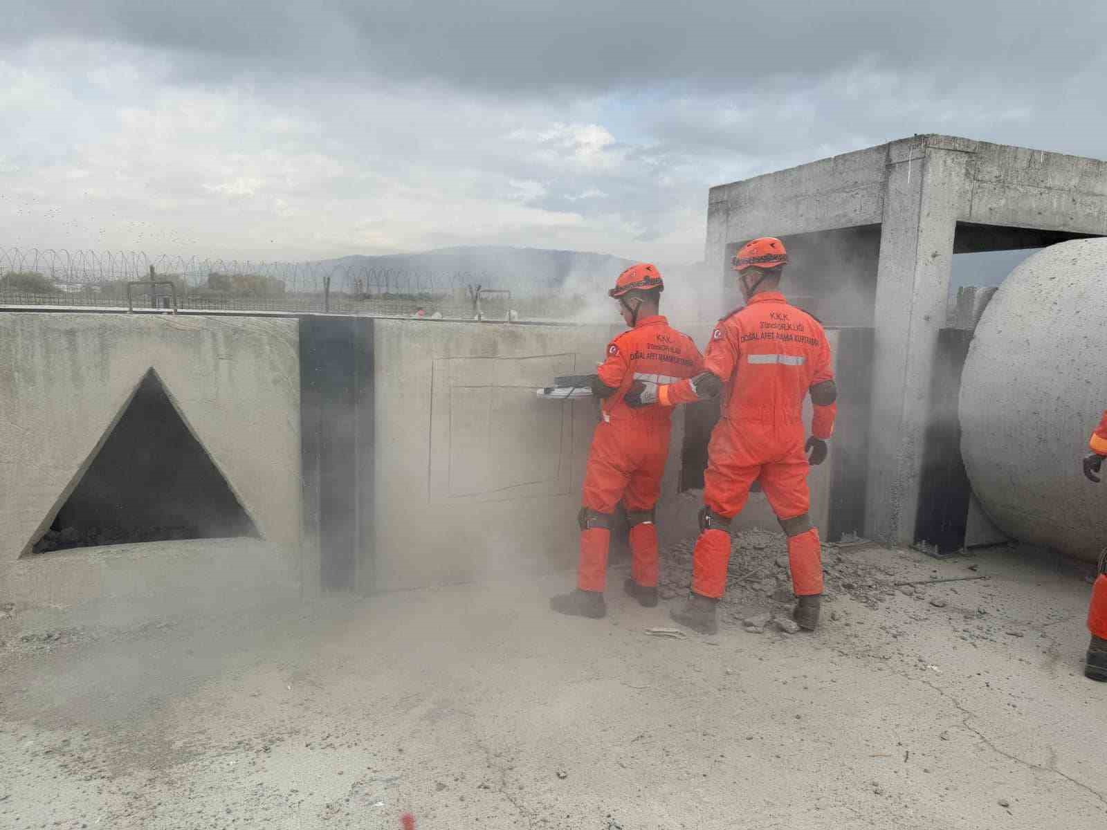 3’üncü Ordu Komutanlığı personeline arama ve kurtarma eğitimi verildi