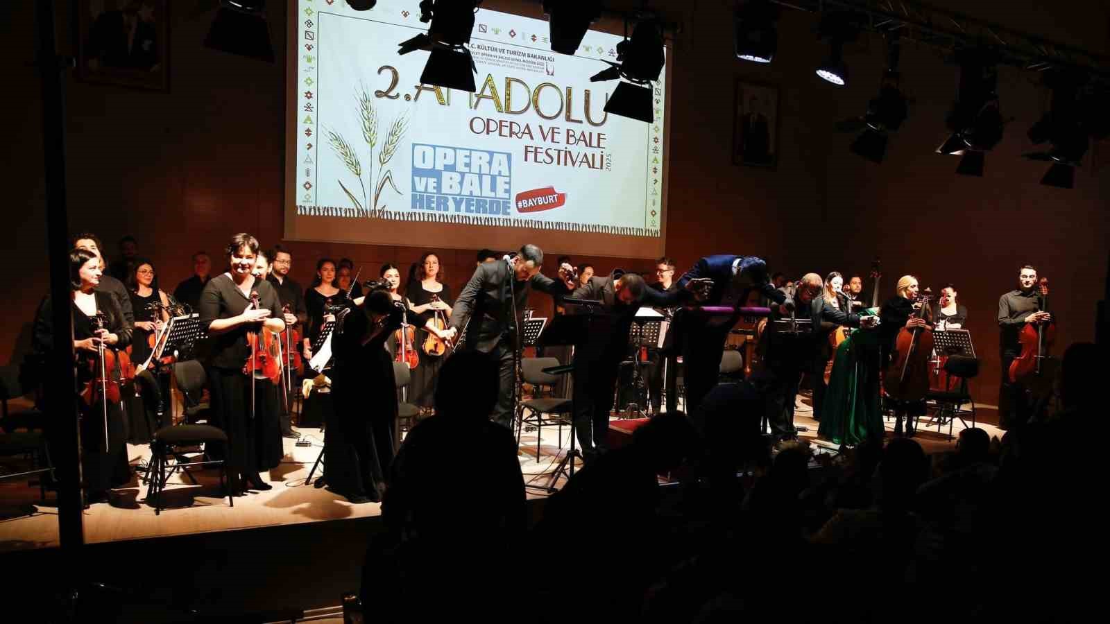 Bayburt’ta ‘Anadolu Ezgileri’ konseri düzenlendi