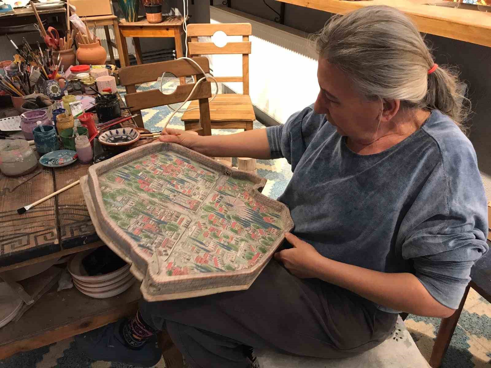 Yapımı 1,5 ay süren eser, Papa 14’üncü Leo’ya takdim edilmeye hazır