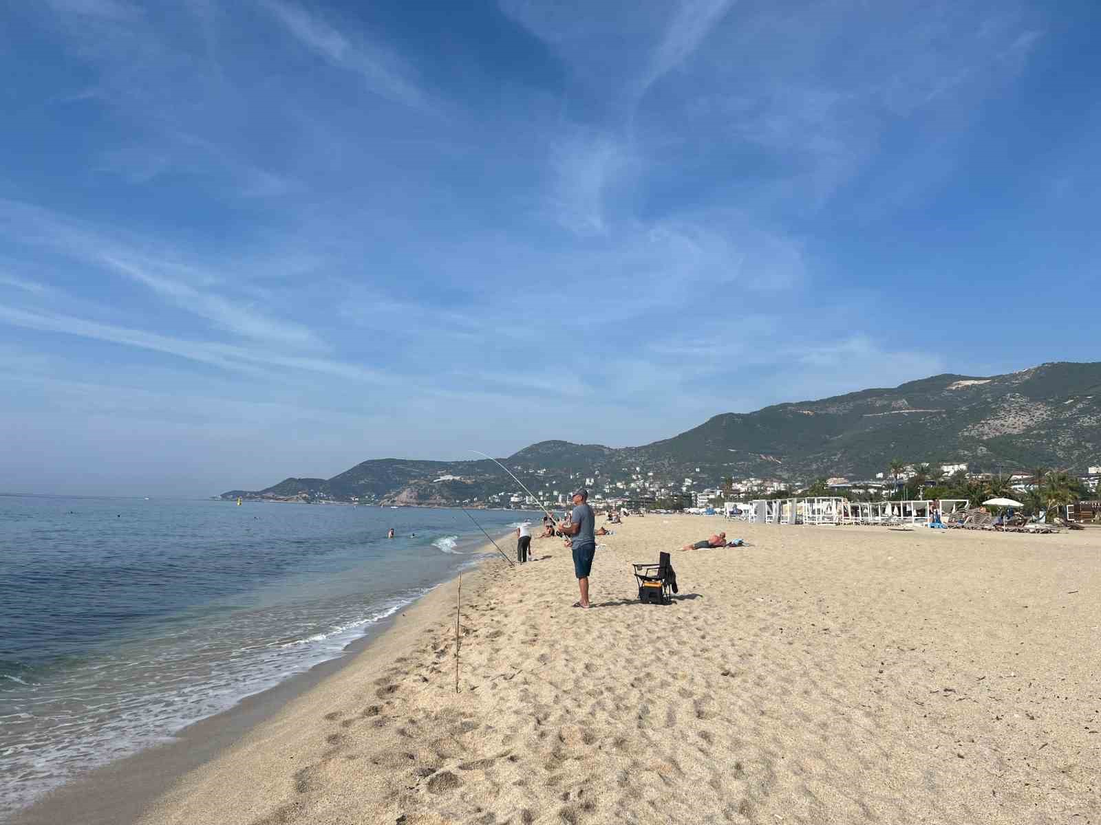 Rize’nin yaylalarında kar Alanya’da güneş
