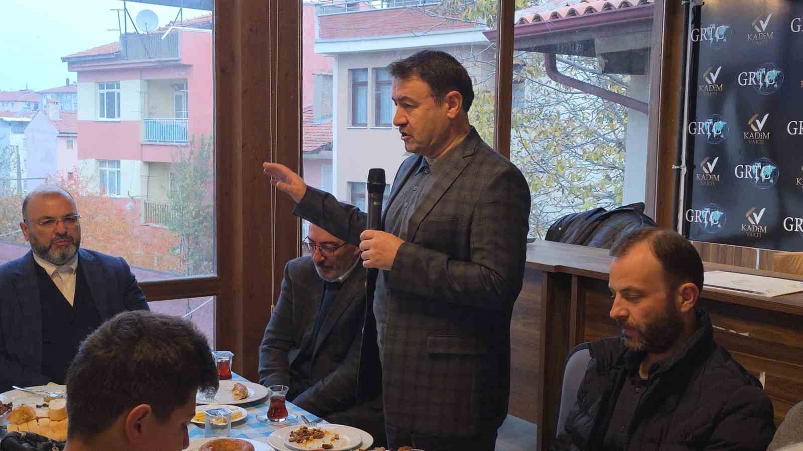 Kütahya’da "Gençler Camide, Alınlar Secdede" buluşması yoğun katılımla gerçekleşti